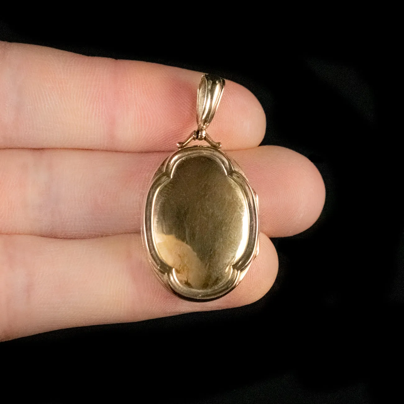 Antique Edwardian 9ct Gold Locket Henry Matthews Dated 1914